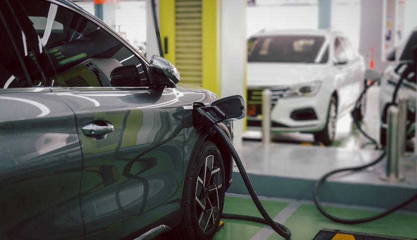 Os elevadores automotivos para carros elétricos tornaram-se cada vez mais essenciais para oficinas, autocenters e concessionárias.