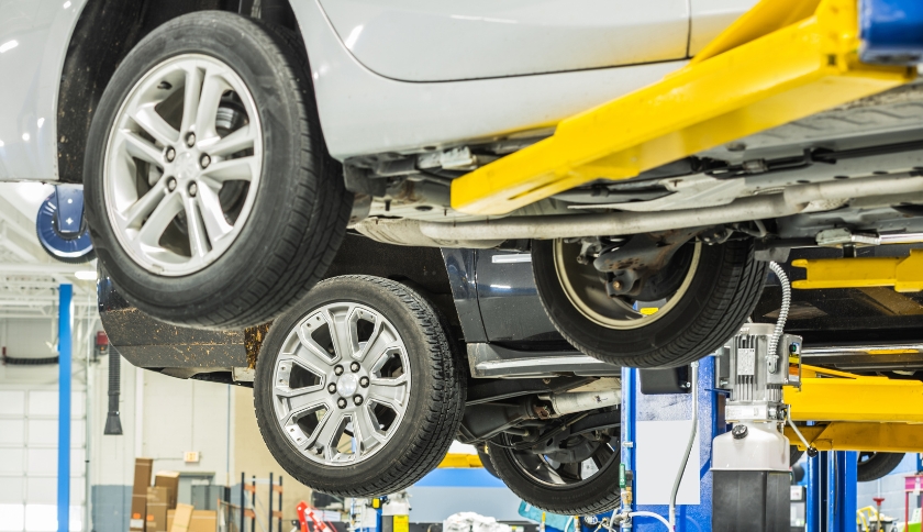 Saiba como como usar elevador automotivo para carros elétricos
