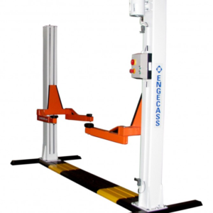 Elevador Automotivo Trifásico 2600kg Engecass Com Lubrificação a Óleo Padrão NR12 ECO2600