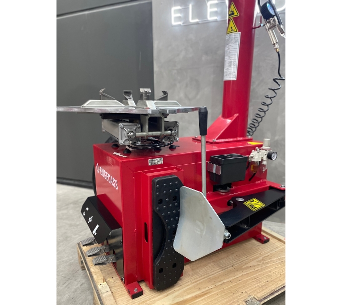 Desmontadora de Rodas Engecass DR 580 com Mao Amiga_1